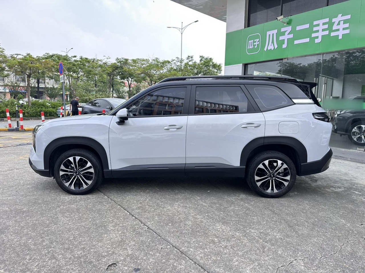 560 EV 2026 125km Luxury photo 3