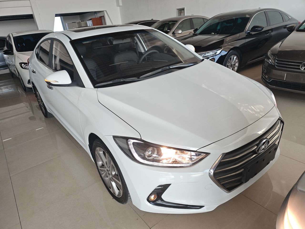 Elantra 2016 1.6L AT Smart Elite photo 3