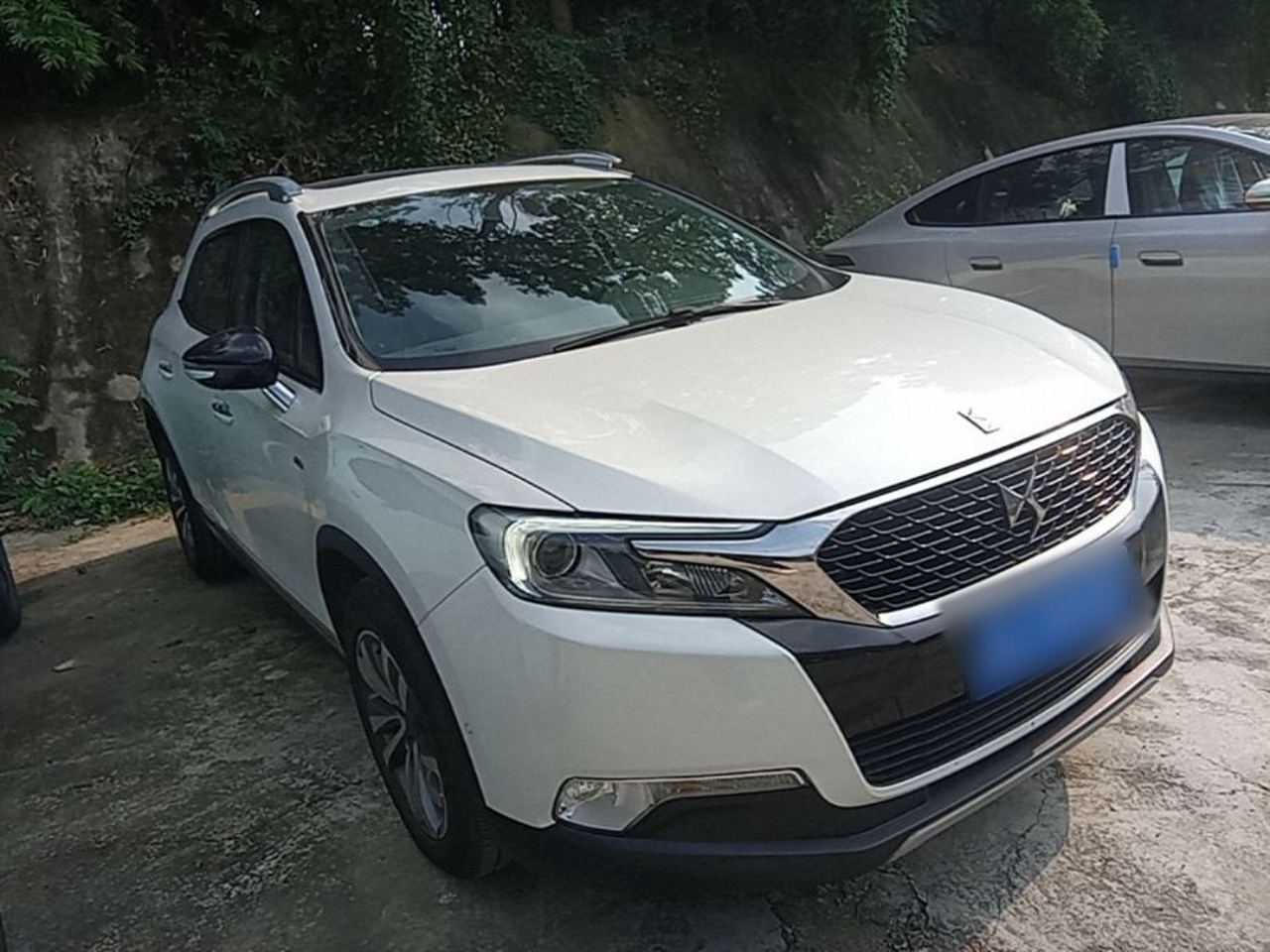 6 2016 1.6T Luxury THP160 photo 5