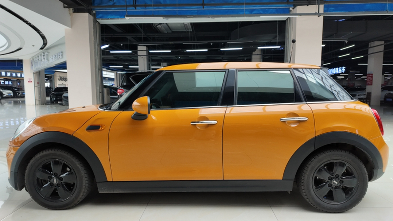 2015 1.2T ONE 5-Door photo 2