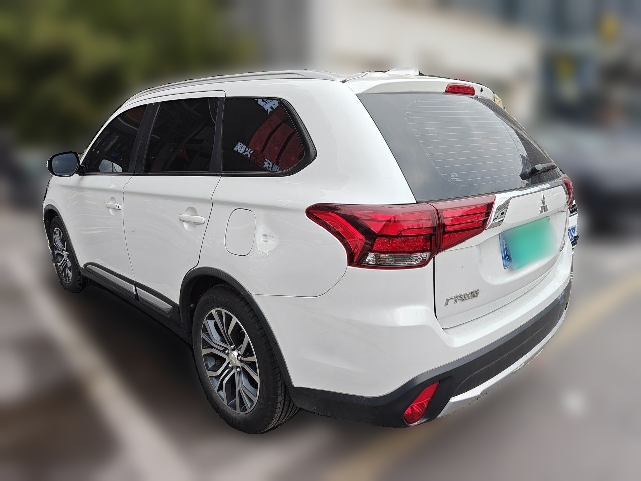 Outlander 2017 2.0L RWD Honor 5-Seater photo 4