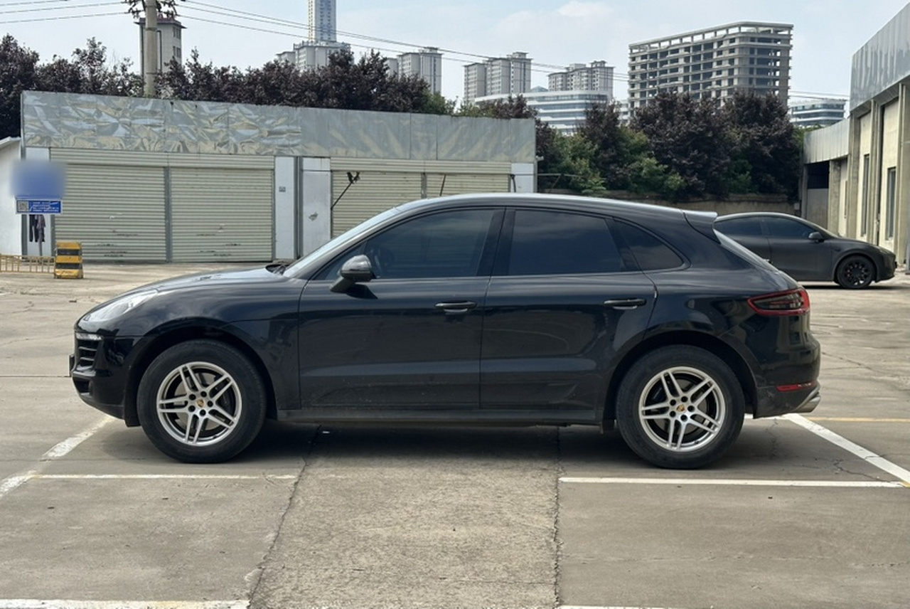 2017 Macan 2.0T photo 4