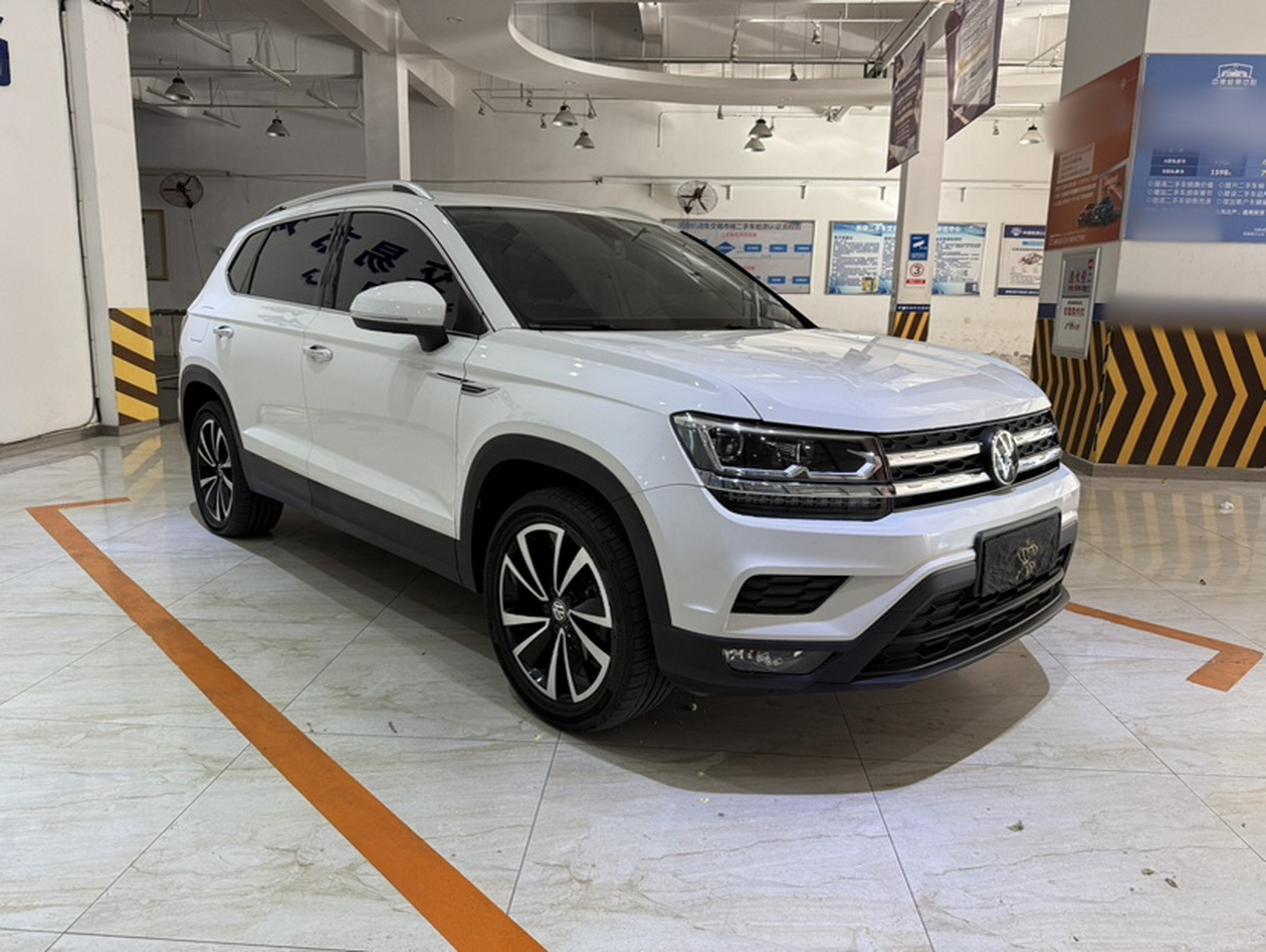 Tharu 2022 280TSI RWD Luxury photo 2