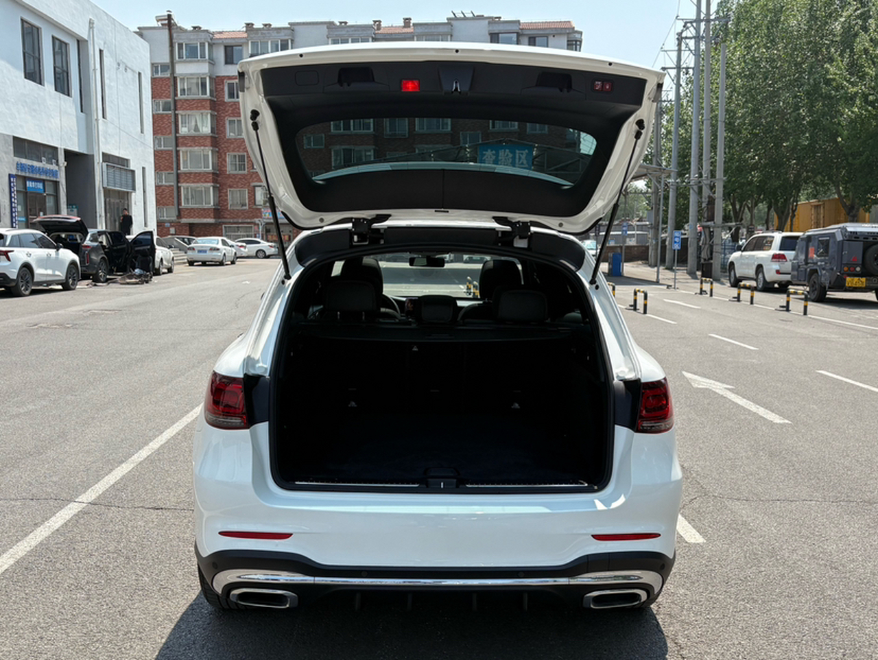 GLC 2022 Facelift GLC 260 L 4MATIC Luxury photo 2