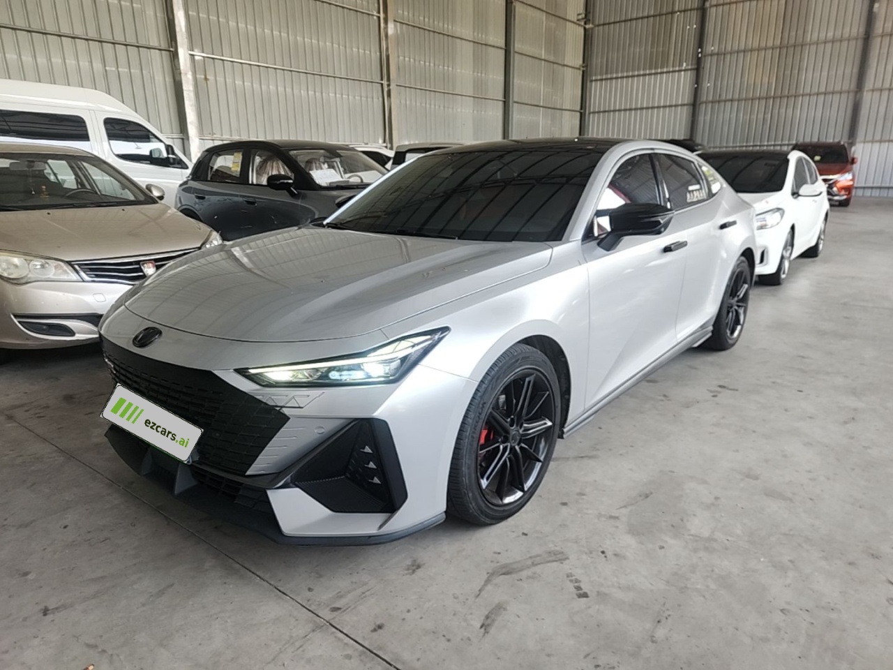 UNI-V 2022 1.5T Premium