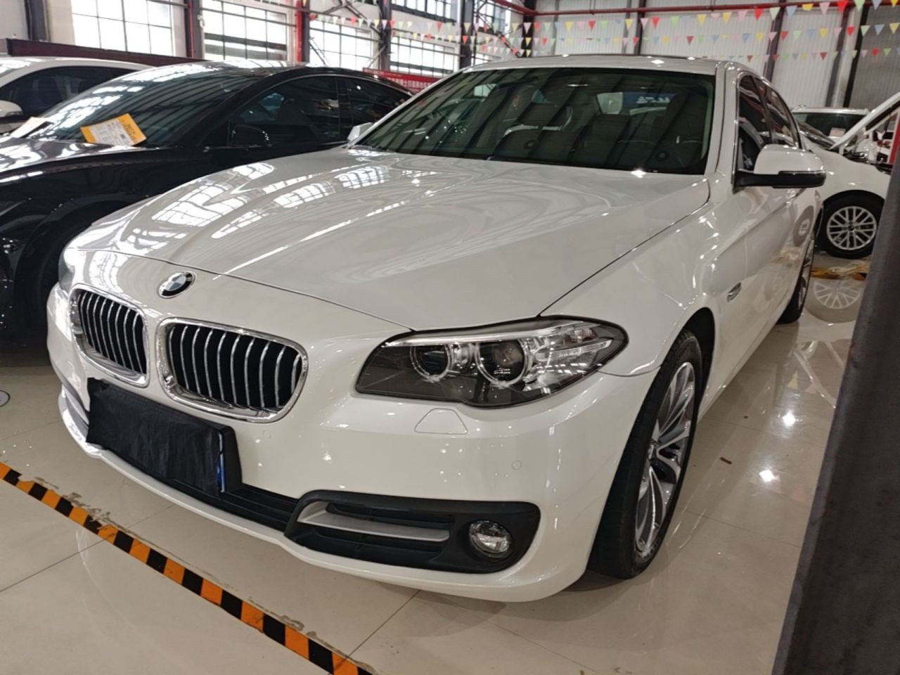 5 Series 2017 525Li Leading