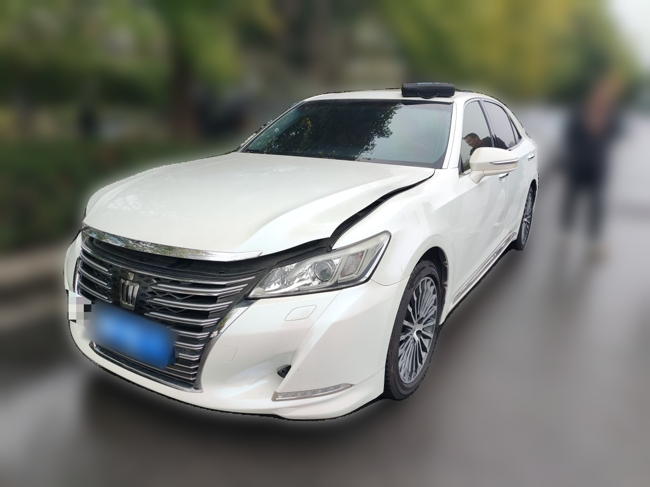 Crown 2015 2.5L Fashion