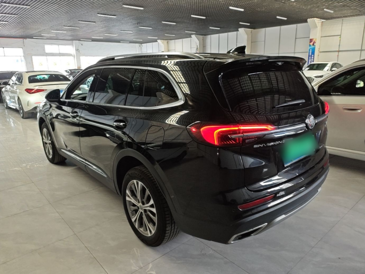 2022 Envision Plus 652T 5-Seater Luxury photo 4