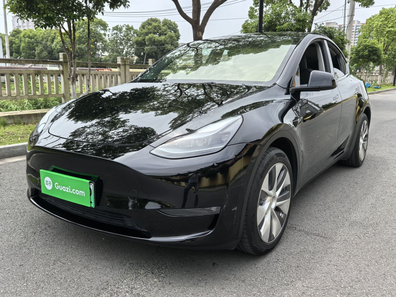 Model Y 2022 Long Range AWD photo 2