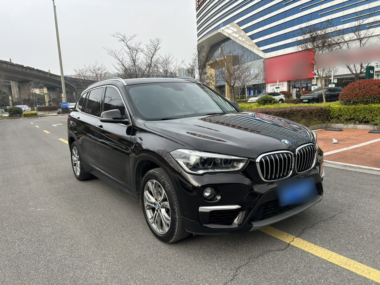 X1 2019 sDrive20Li Leading photo 3