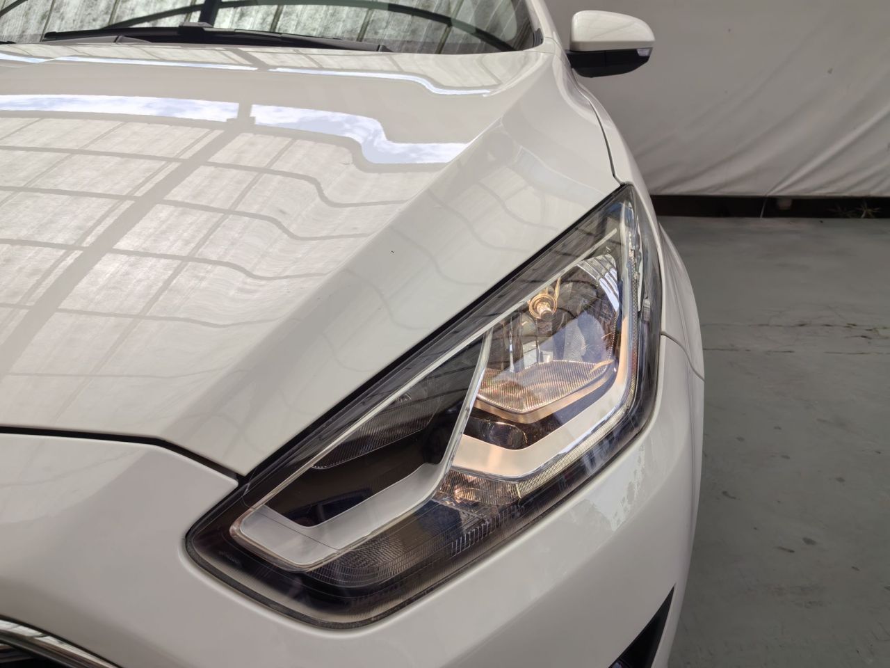 Escort 2015 1.5L MT Comfort photo 3