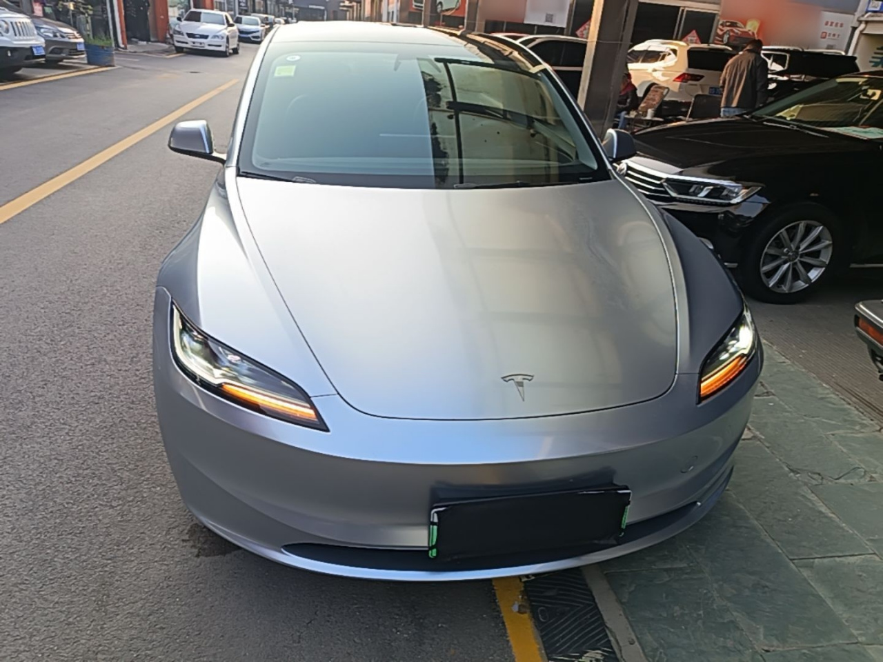 Model 3 2023 RWD photo 2