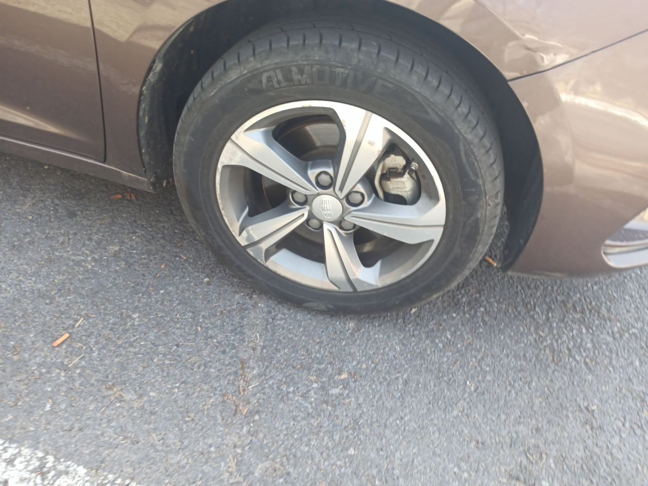 Emgrand GL 2017 1.8L DCT Elite photo 2