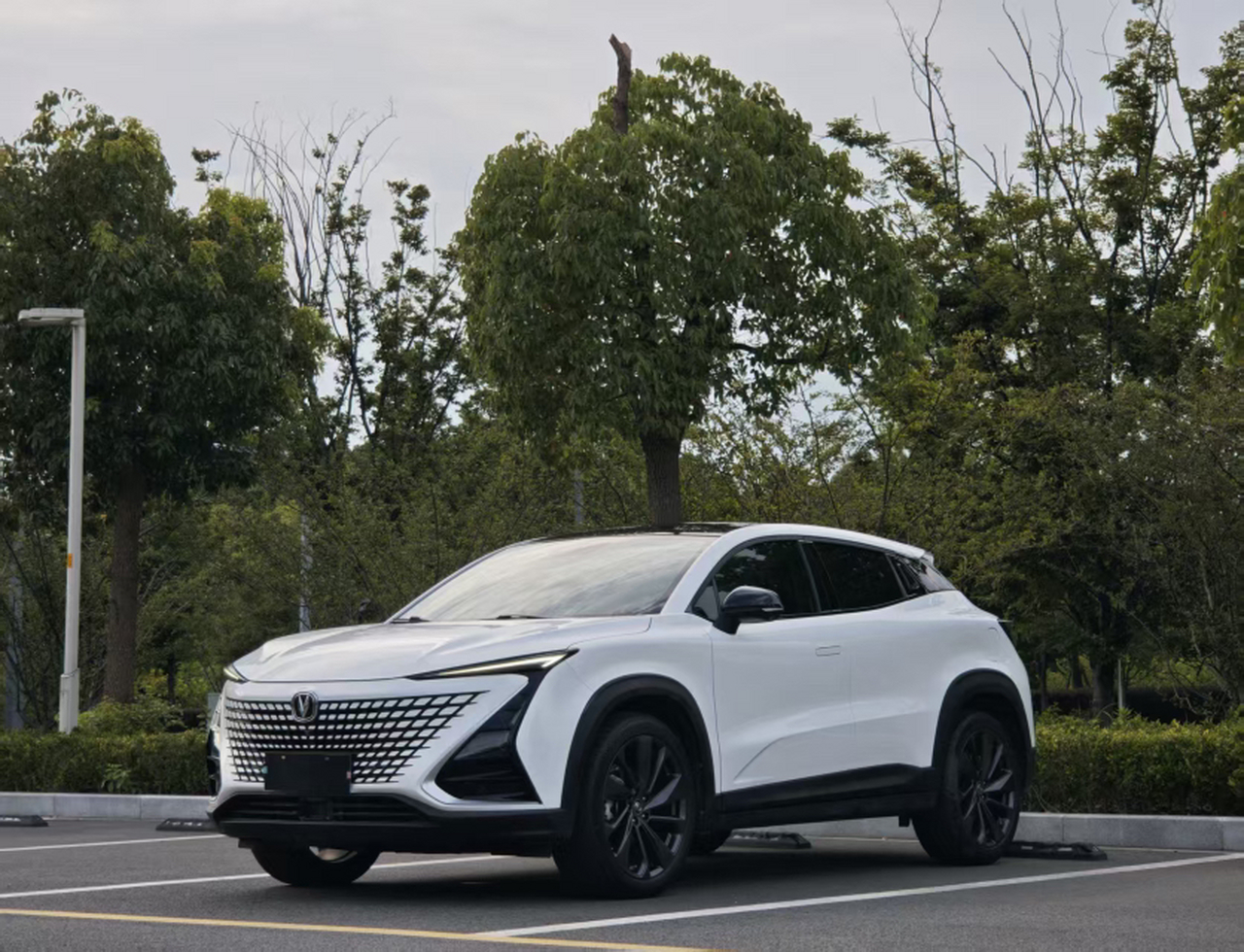 UNI-T 2020 1.5T Premium