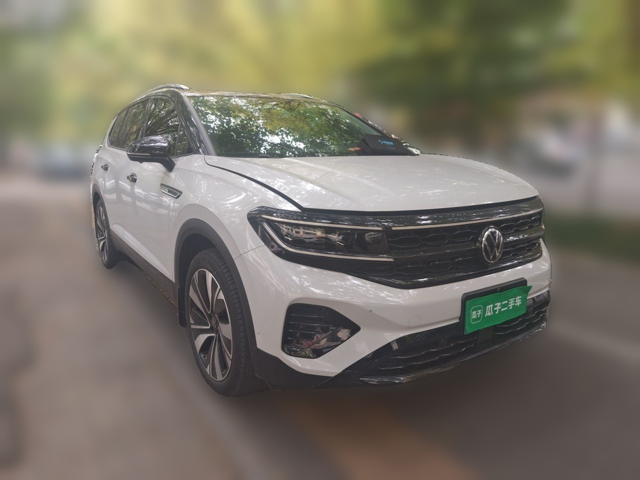 2023 Facelift 380TSI AWD Flagship 6-Seater photo 3