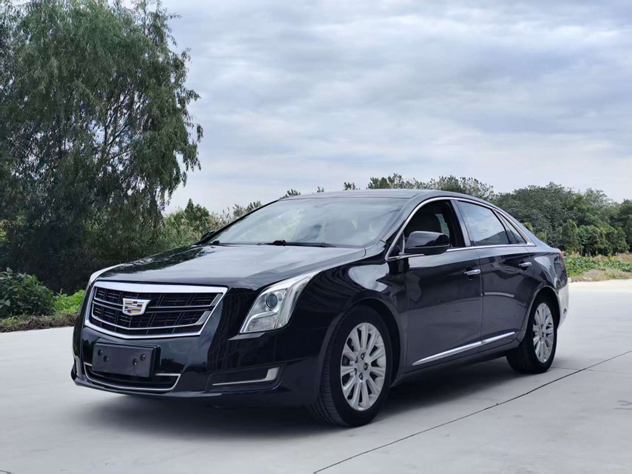 XTS 2016 28T Tech