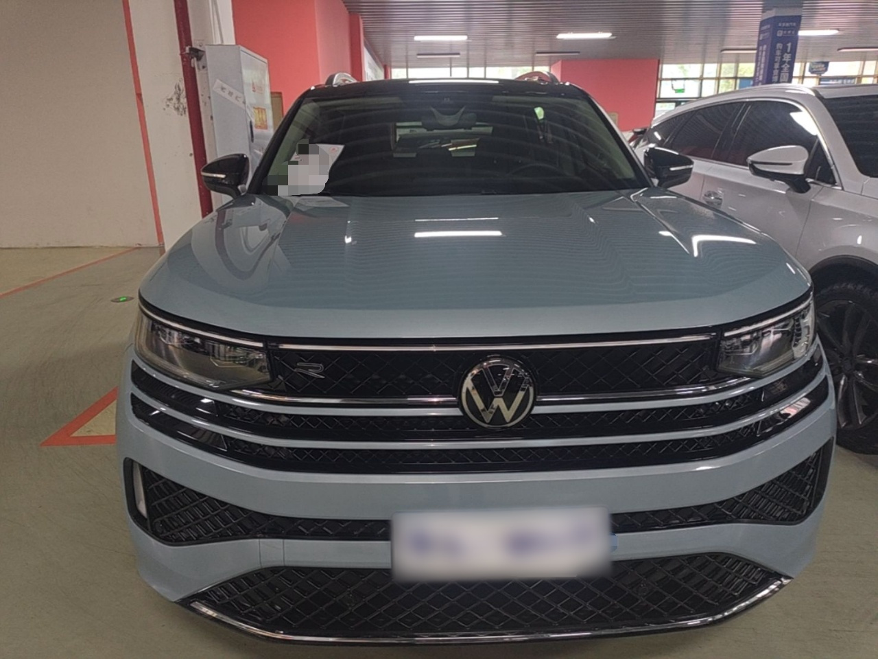 2023 380TSI AWD R-Line photo 2