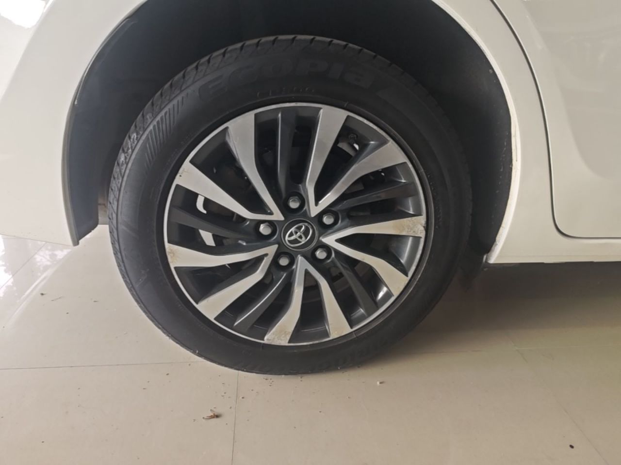 Corolla Hybrid E+ 2019 1.8L E-CVT Leading photo 3
