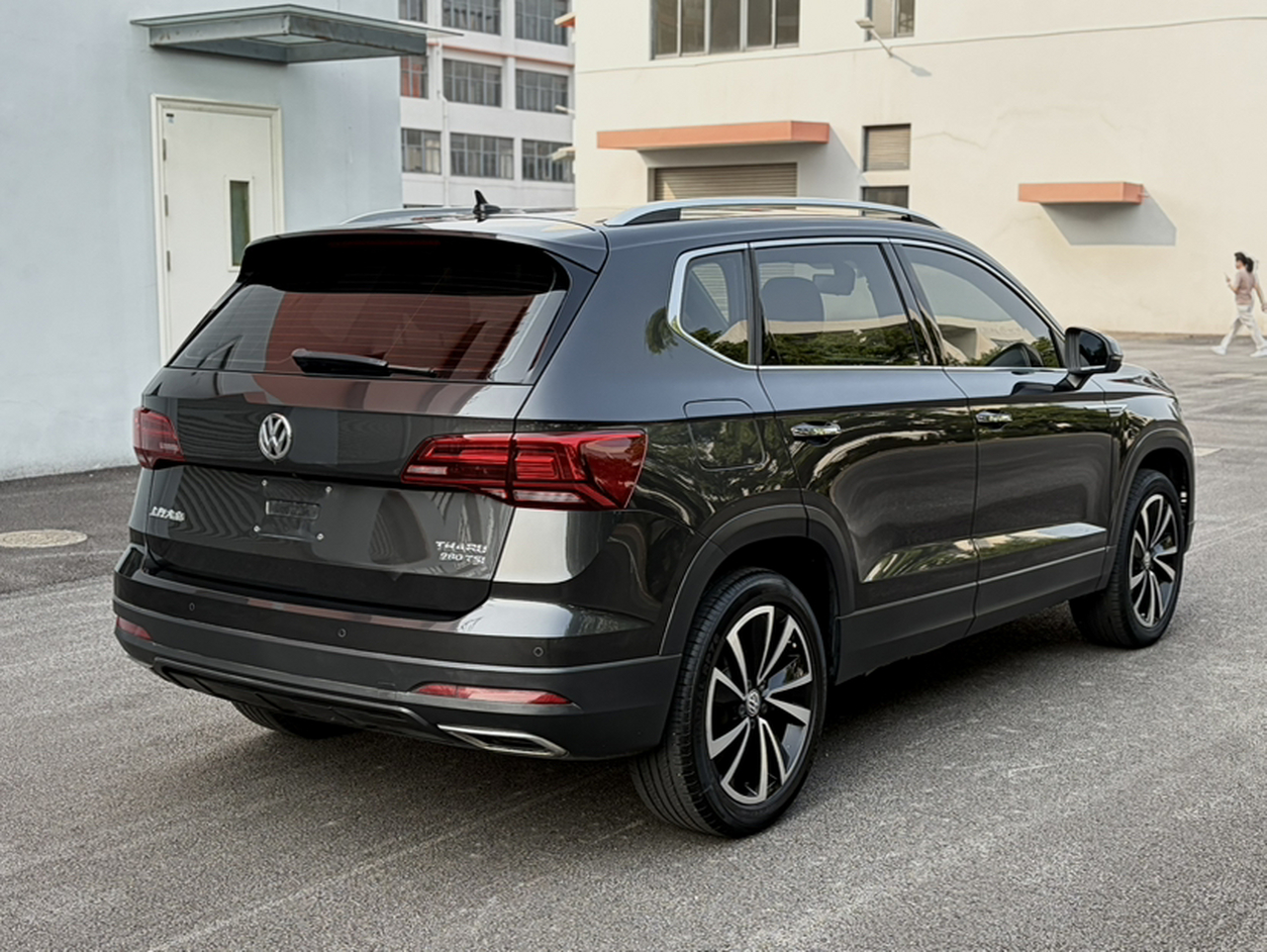 Tharu 2020 280TSI RWD Luxury PLUS China VI photo 2