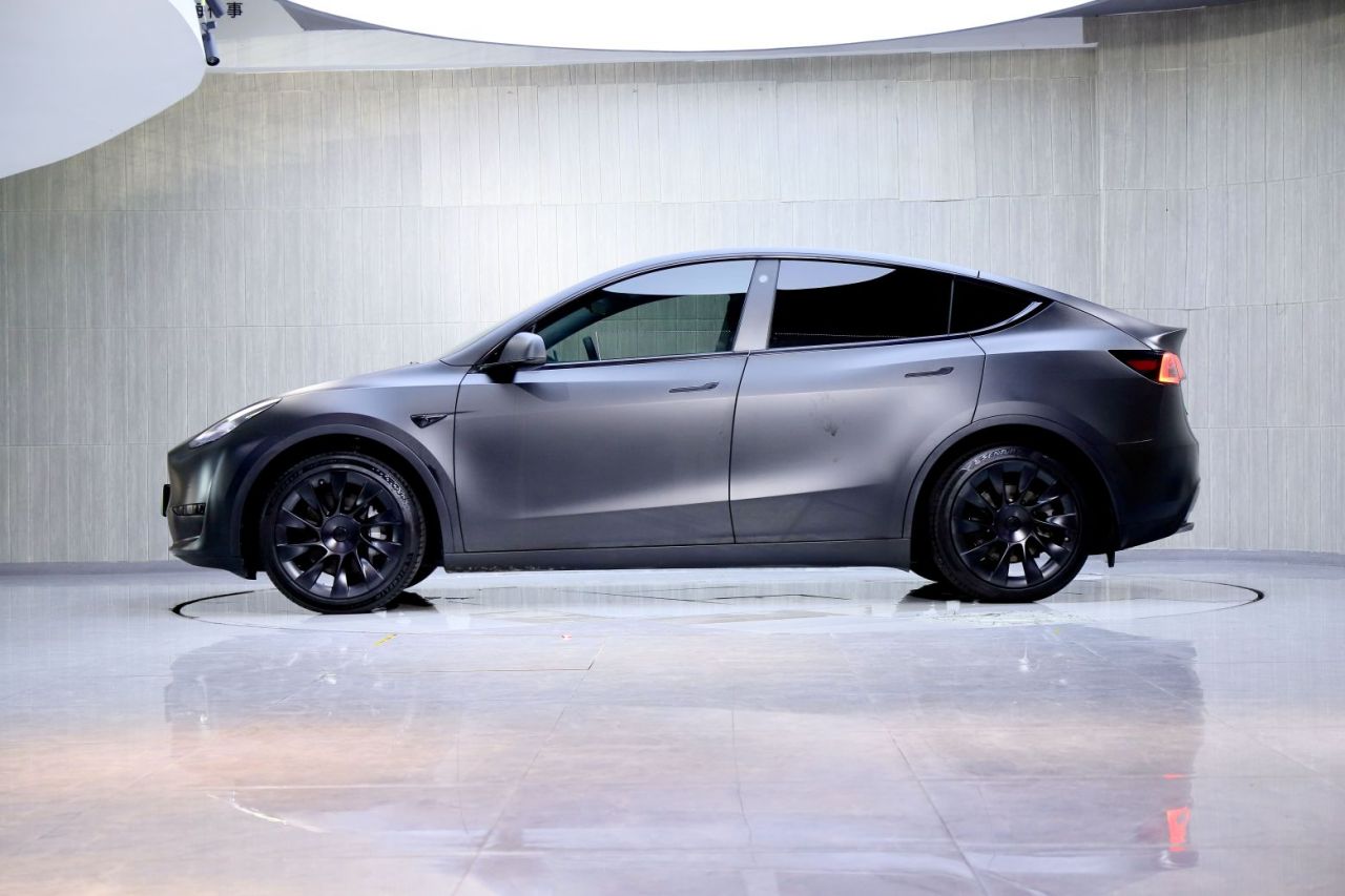 Model Y 2022 Facelift RWD photo 3