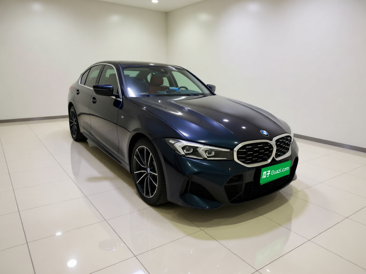3 Series 2025 325i M Sport Package photo 3