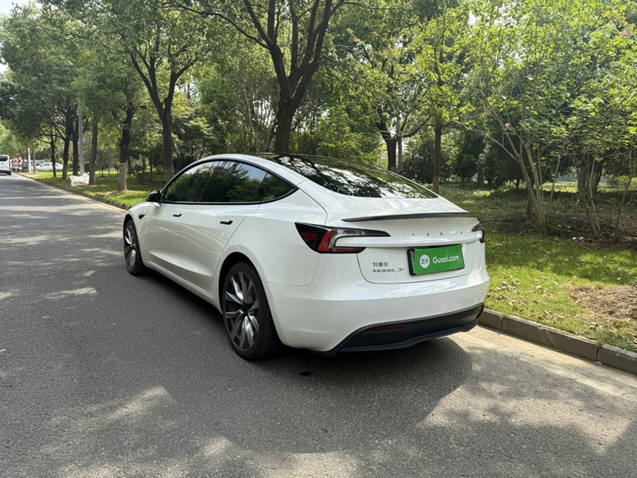 Model 3 2023 Long Range AWD photo 4