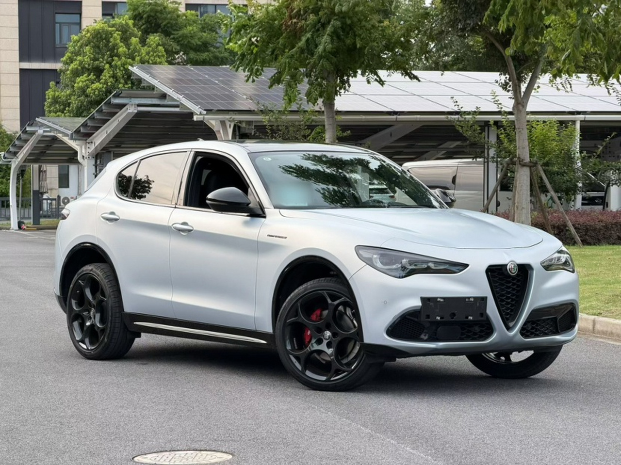 Alfa Romeo Stelvio 2023 2.0T 280HP Competizione photo 2