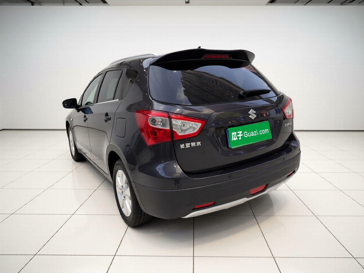 2015 1.6L CVT RWD Elite photo 4