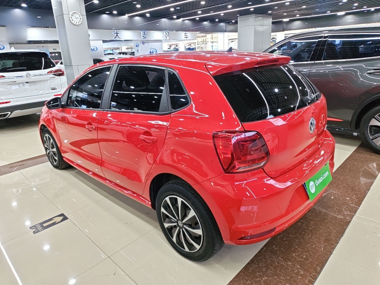 Polo 2016 1.6L AT Comfort photo 4