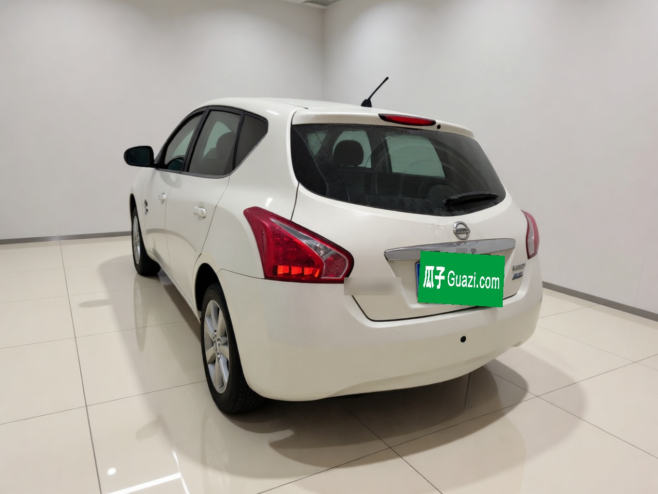 Tiida 2011 1.6L CVT Comfort photo 4