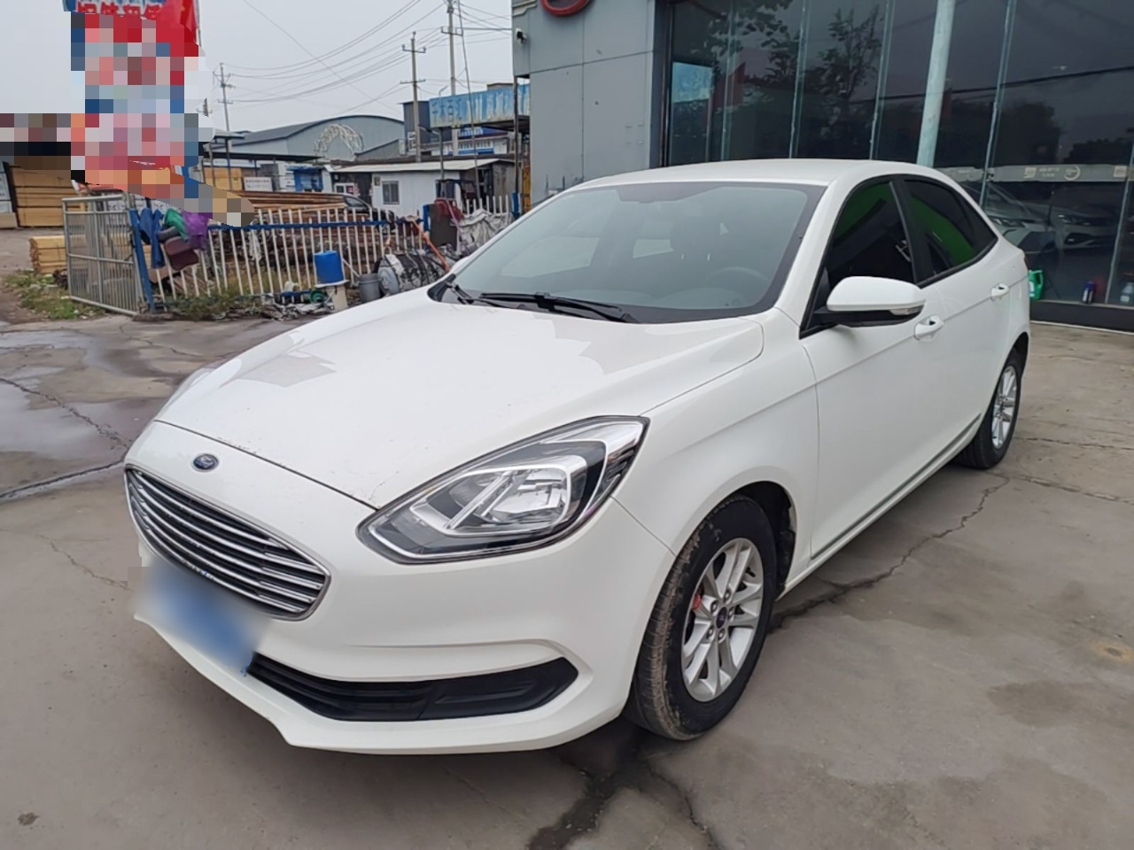 Escort 2019 1.5L MT