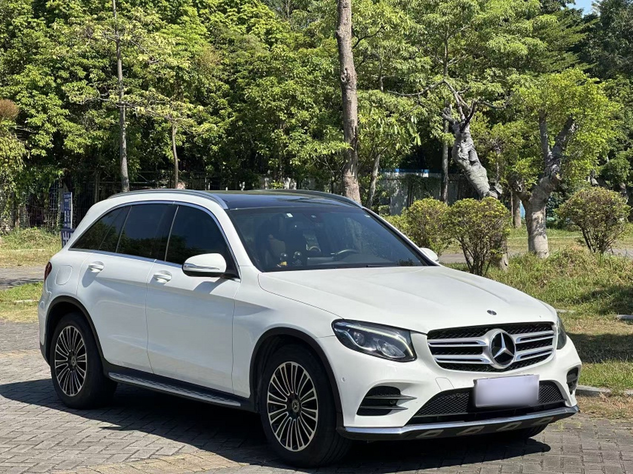 GLC 2018 GLC 260 4MATIC Dynamic photo 2