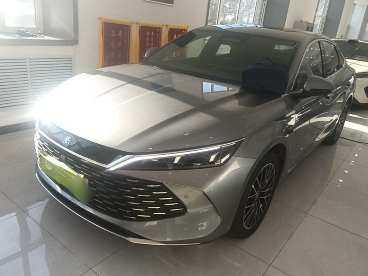 Qin L 2025 DM-i ADAS 120KM Excellence