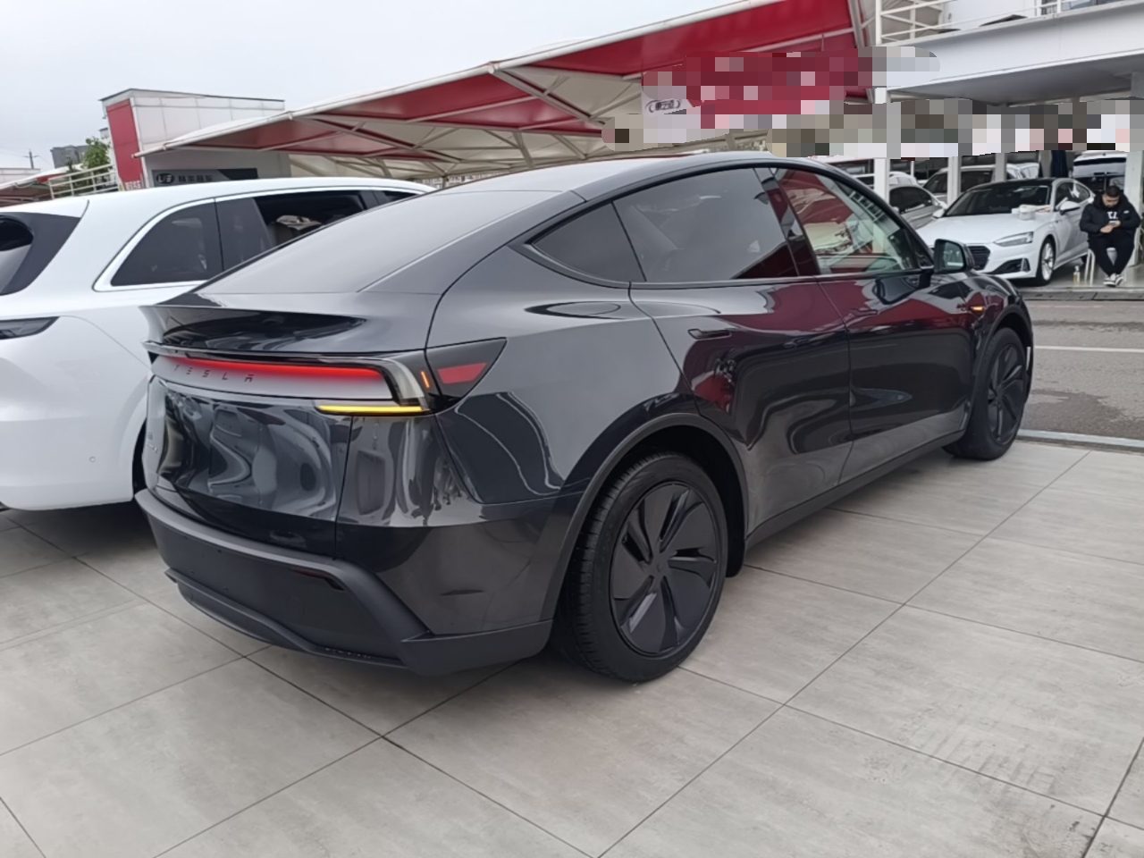 Model Y 2025 RWD photo 4