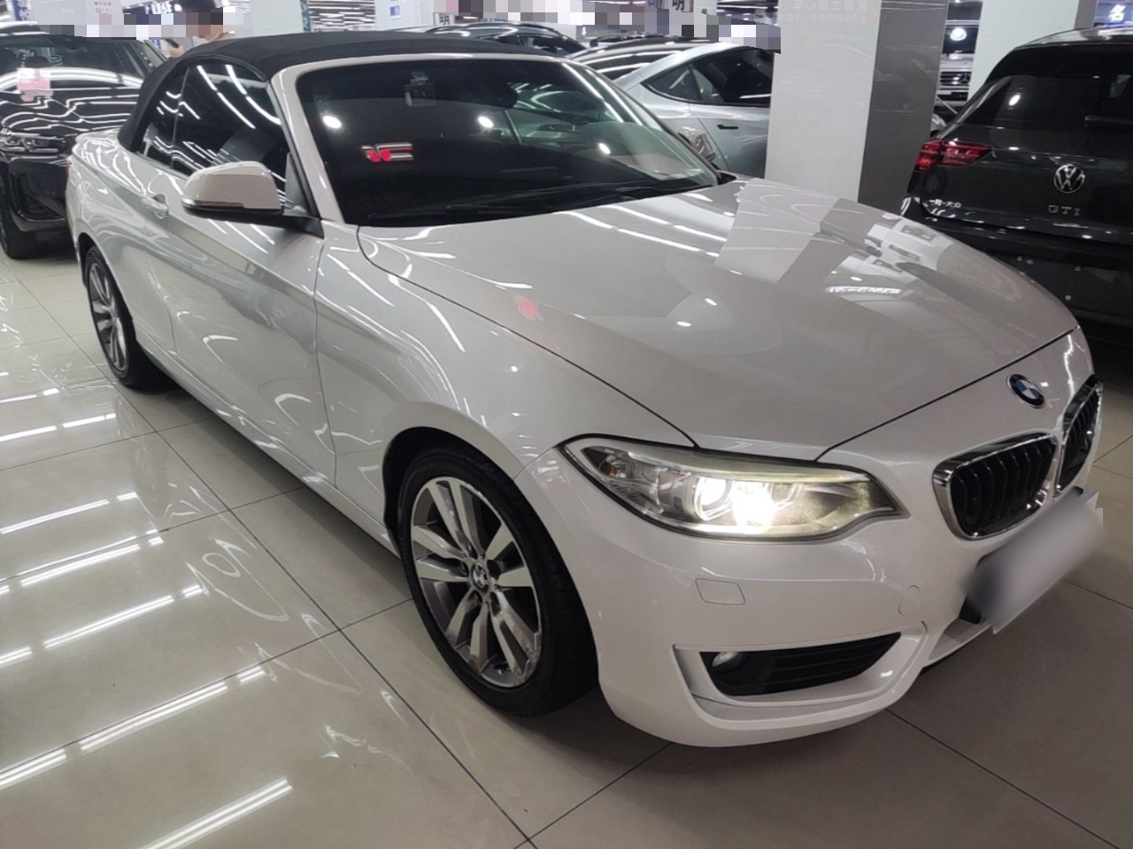 2 Series Imported 2017 220i Convertible Coupe Leading photo 3