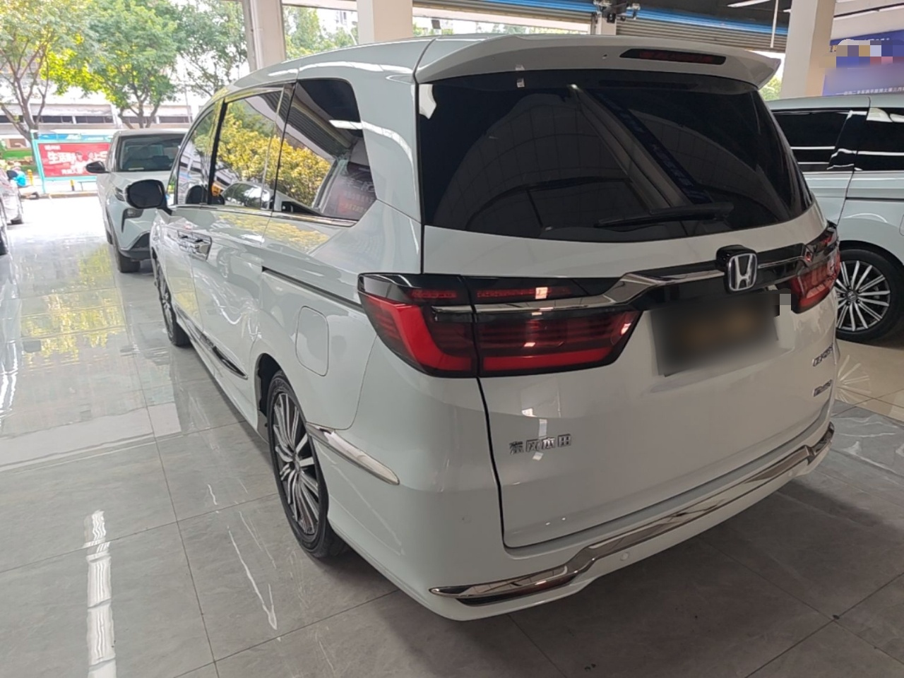 Elysion 2024 2.0L e:HEV Luxury photo 4
