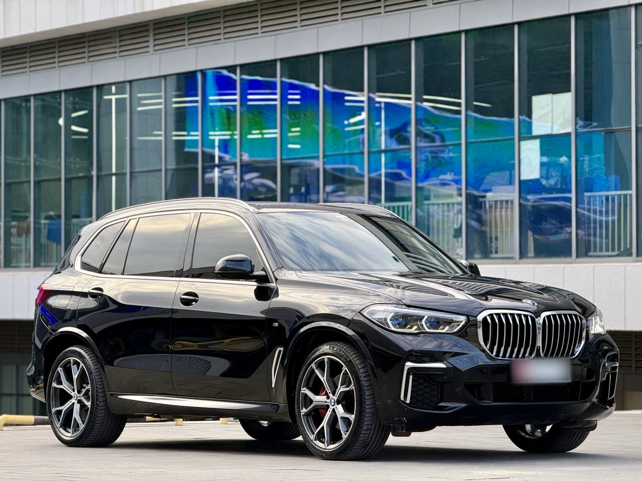 X5 2022 xDrive 40Li M Sport Package photo 2