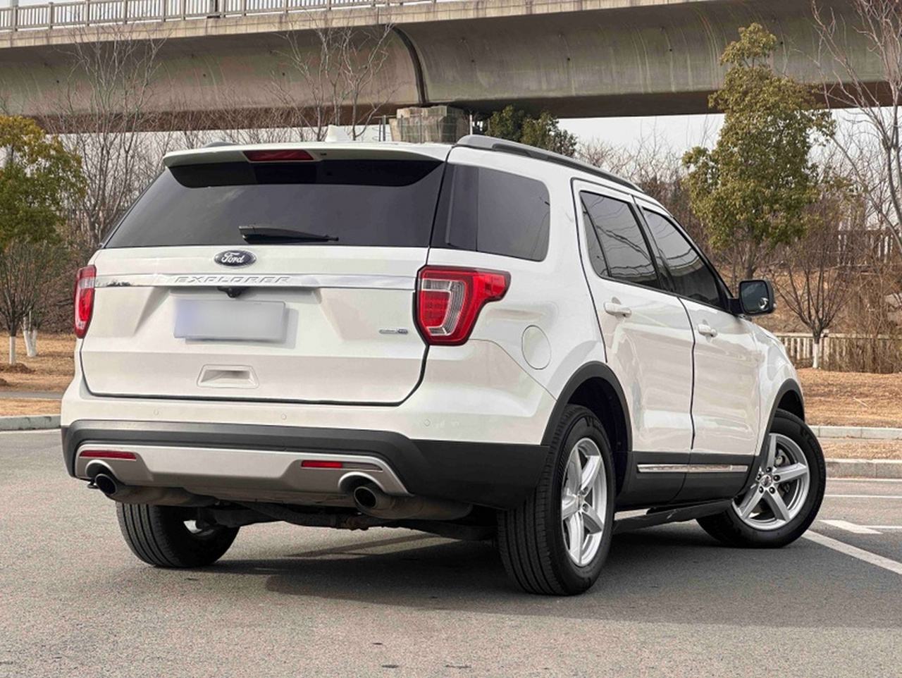 Explorer Imported 2017 2.3T photo 3