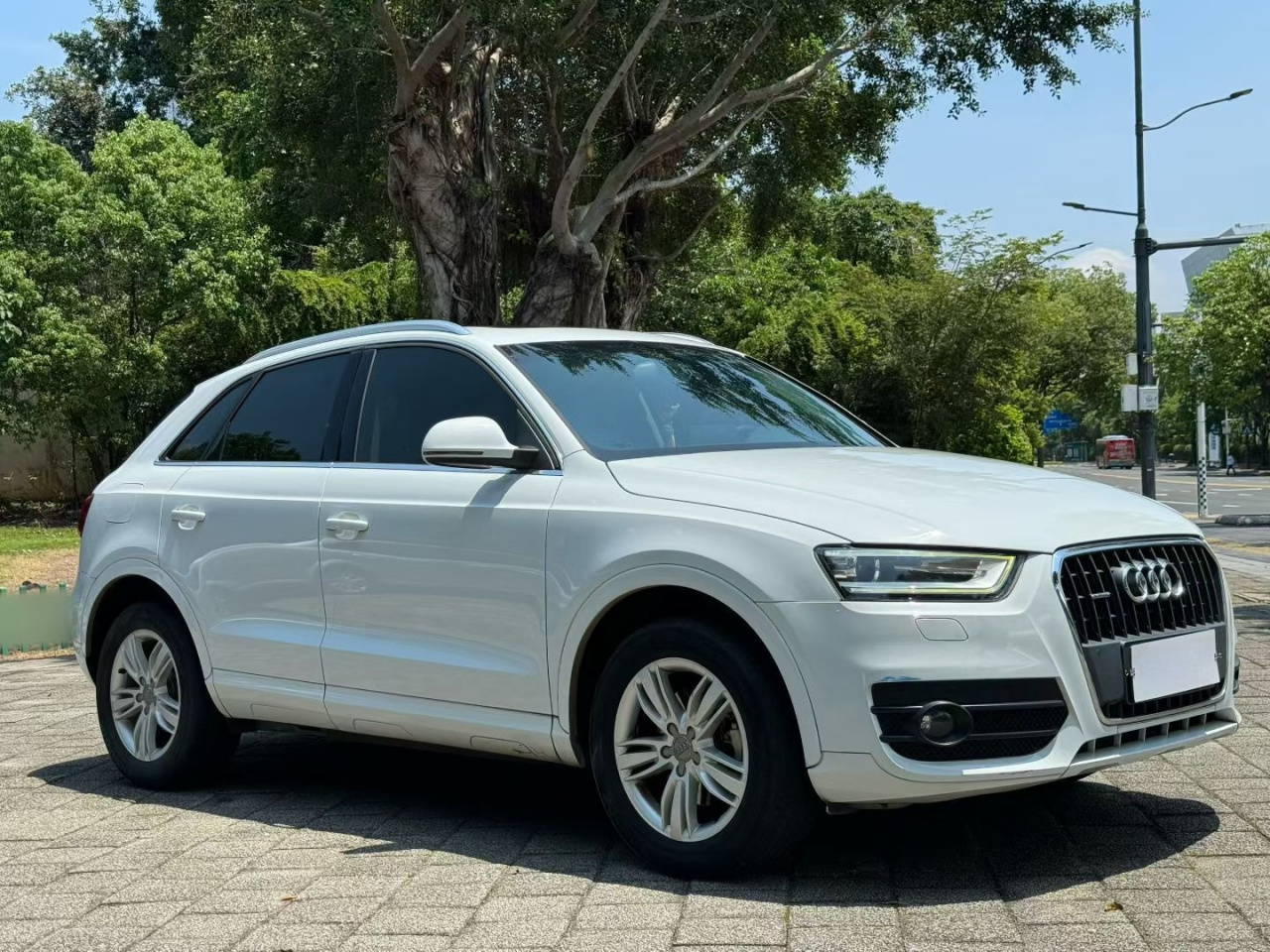 Q3 2015 35 TFSI quattro photo 3