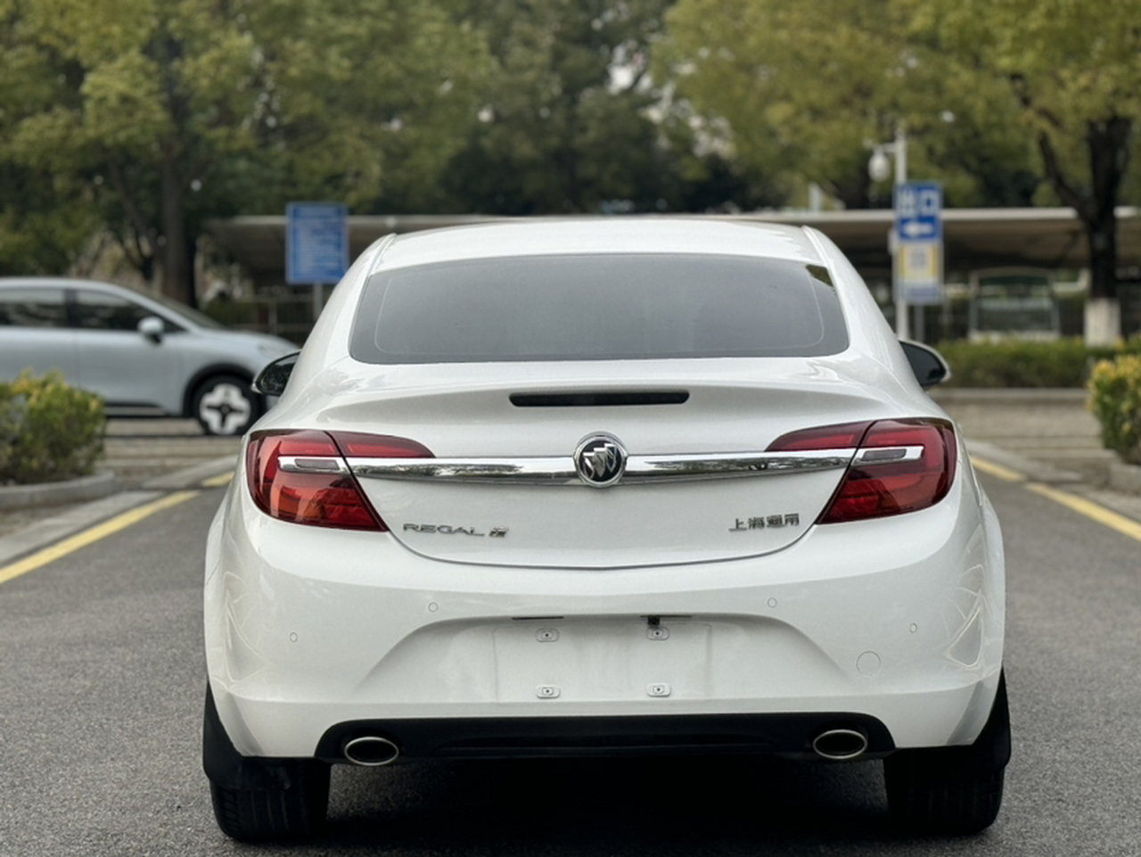 Regal 2015 1.6T Leading Tech photo 4