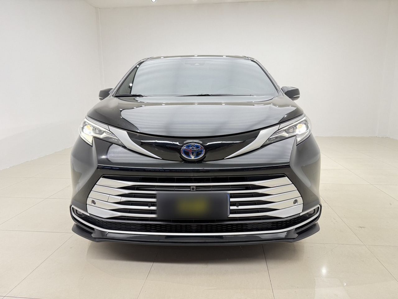 Sienna 2023 2.5L Hybrid Platinum photo 2