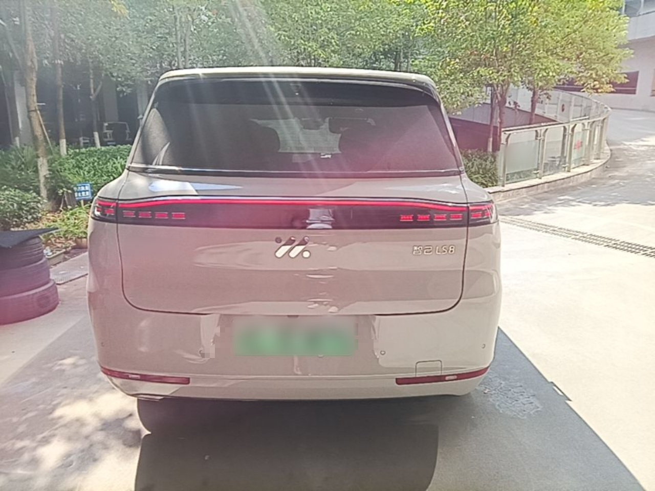IM Motors LS8 2026 52 Max+ 6-Seater photo 3