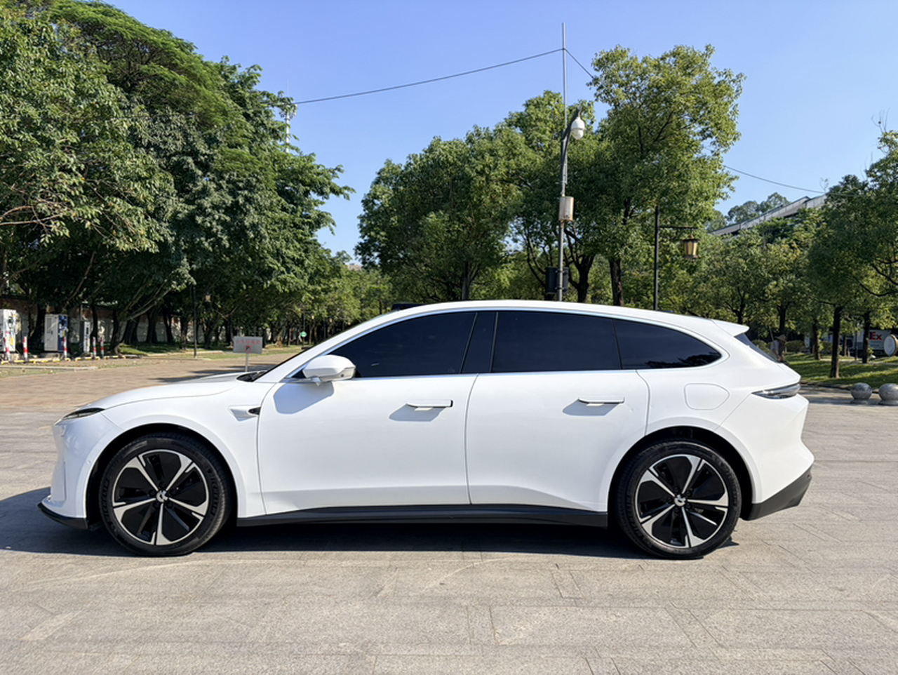 ET5T 2024 75kWh Touring photo 2