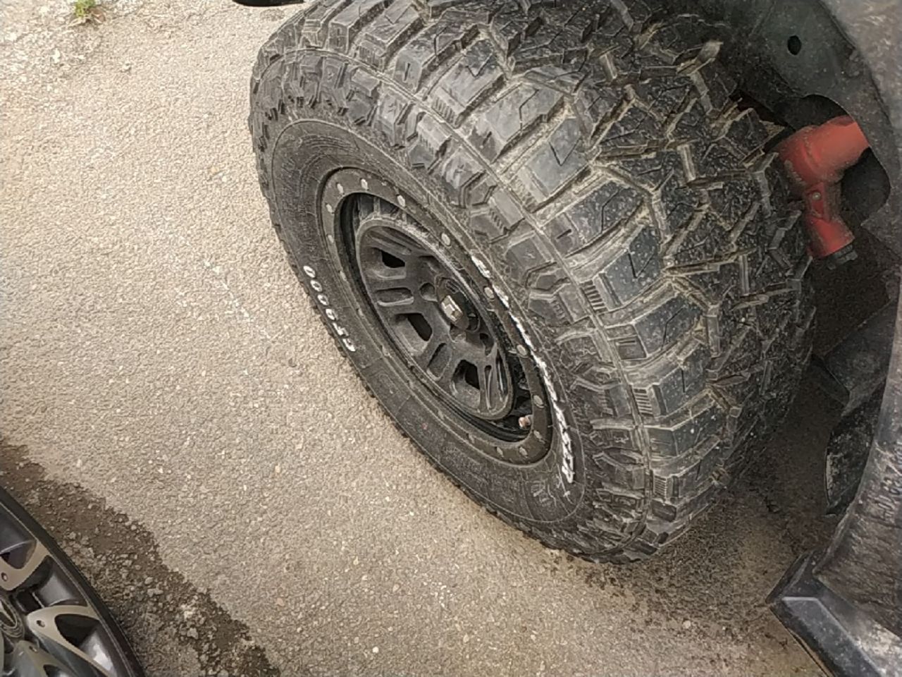 300 2021 2.0T Tank photo 4
