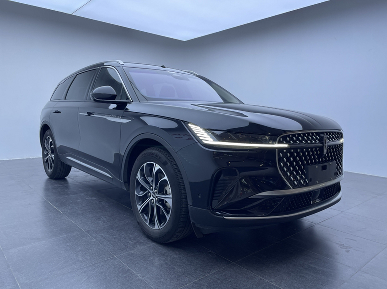 Nautilus 2025 2.0T AWD photo 3