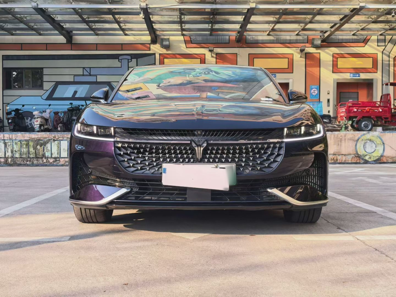 Voyah Passion 2024 PHEV AWD Extended Range Executive photo 2