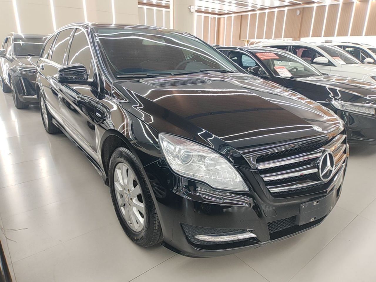 R-Class 2017 R 320 4MATIC Business Edition photo 3