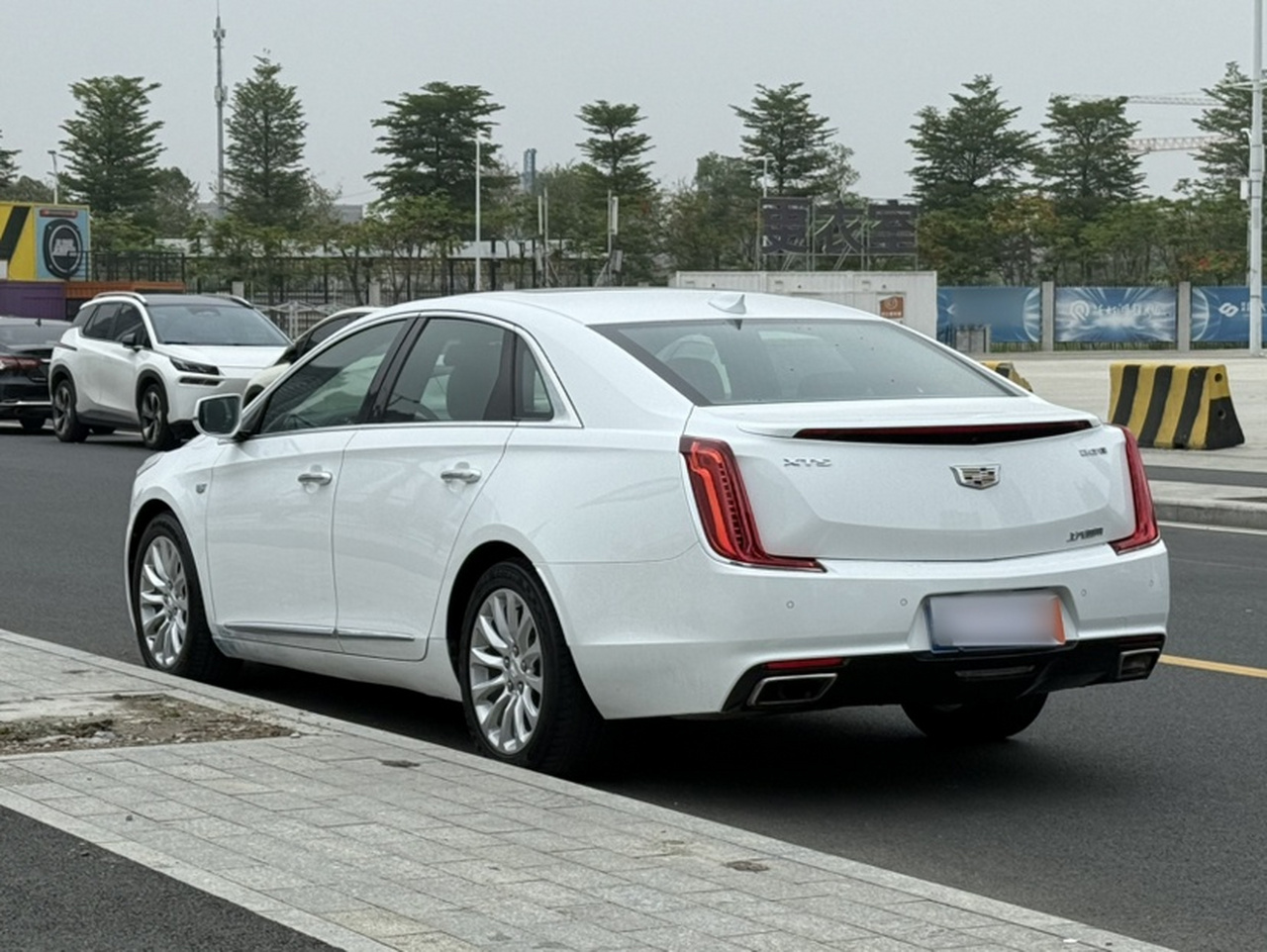 XTS 2018 28T Tech photo 4
