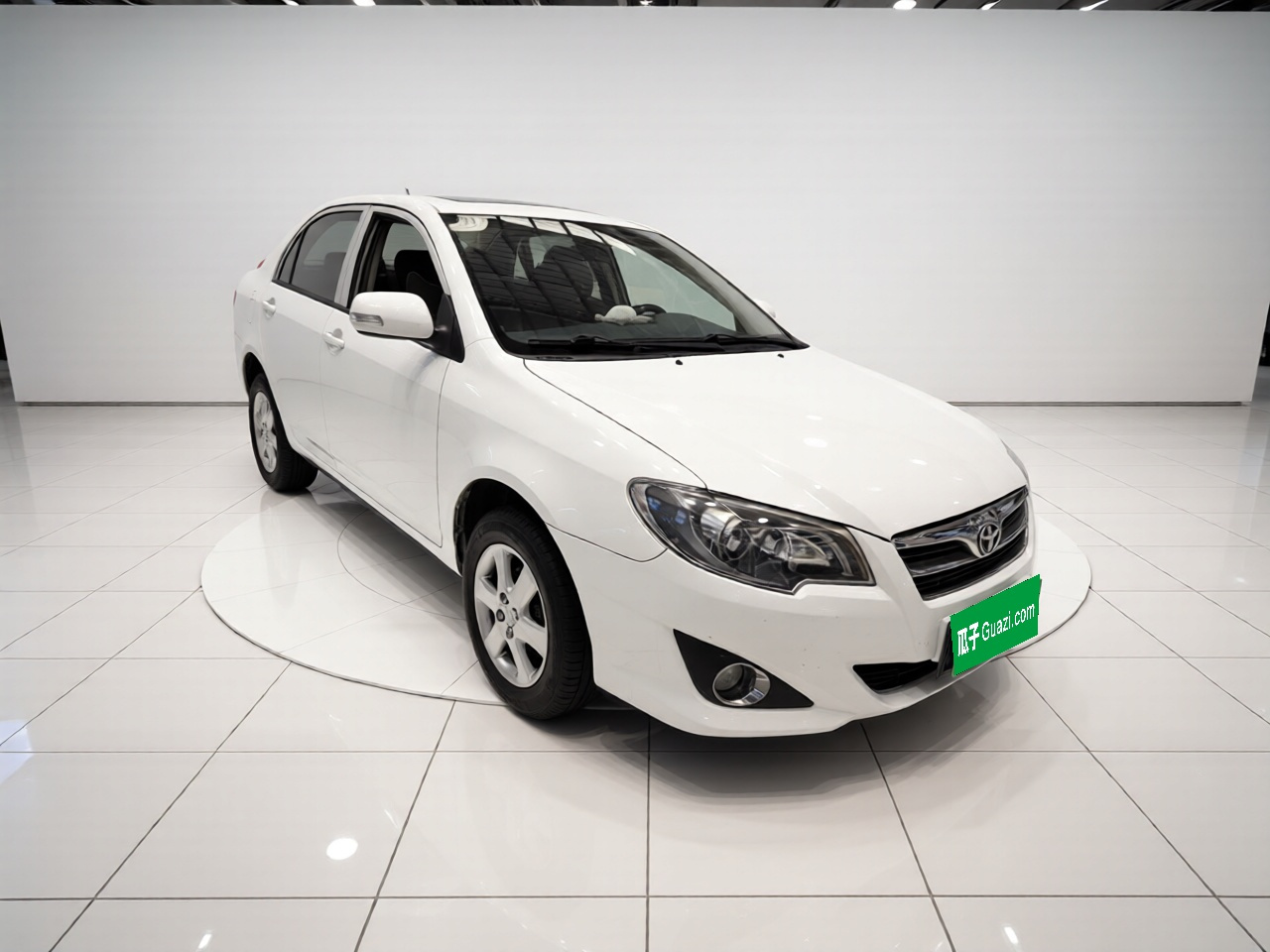 2013 1.6L AT Luxury photo 3