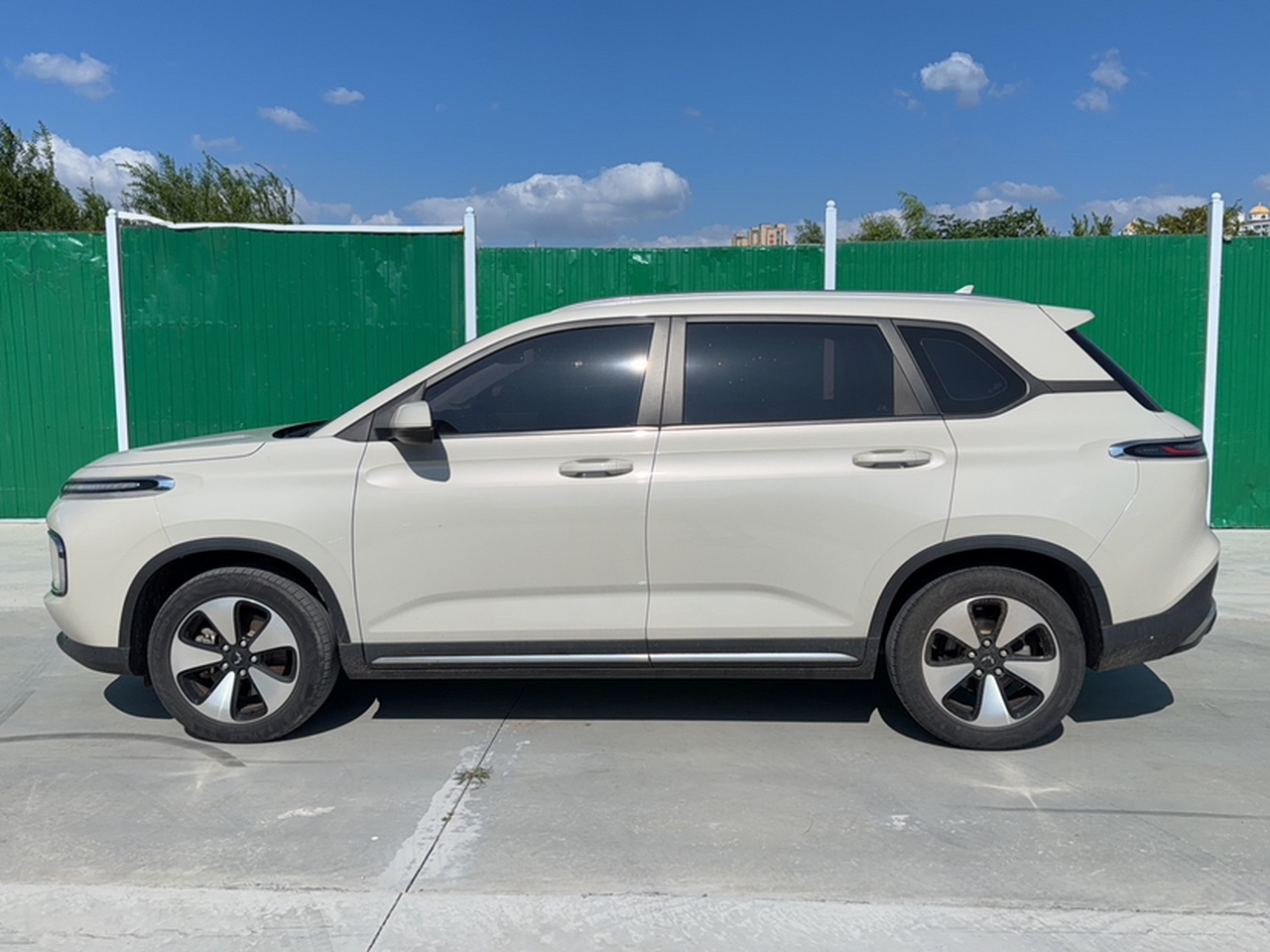 Wuling 2023 2.0L DHT Standard photo 3